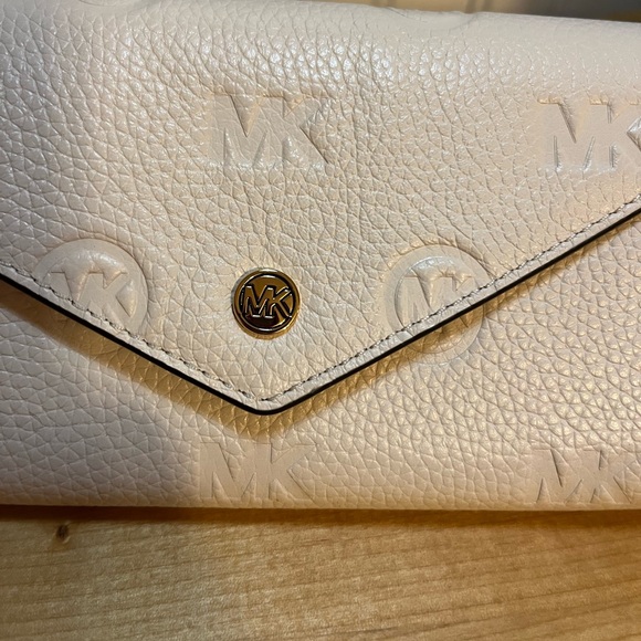 Michael Kors Jet Set Envelope Wallet - NWT - Picture 10 of 11